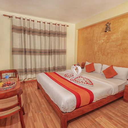 Royal Kings Hotel Kathmandu Exteriör bild