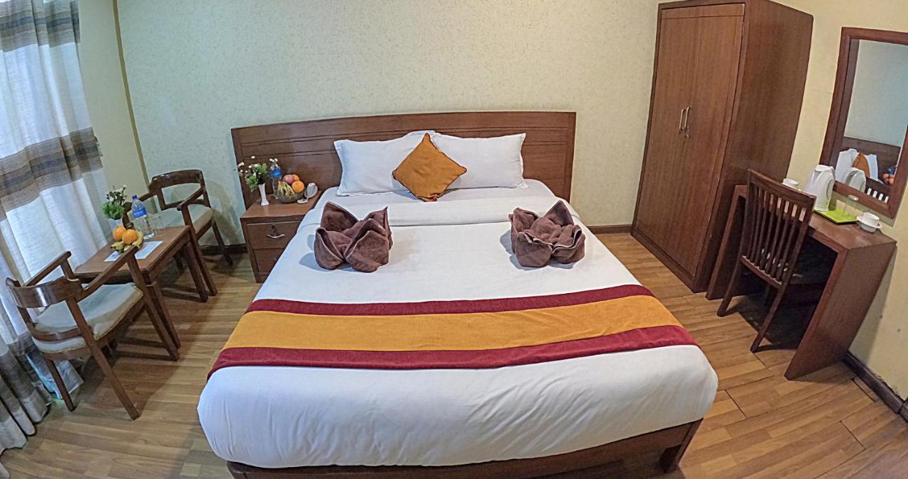 Royal Kings Hotel Kathmandu Exteriör bild