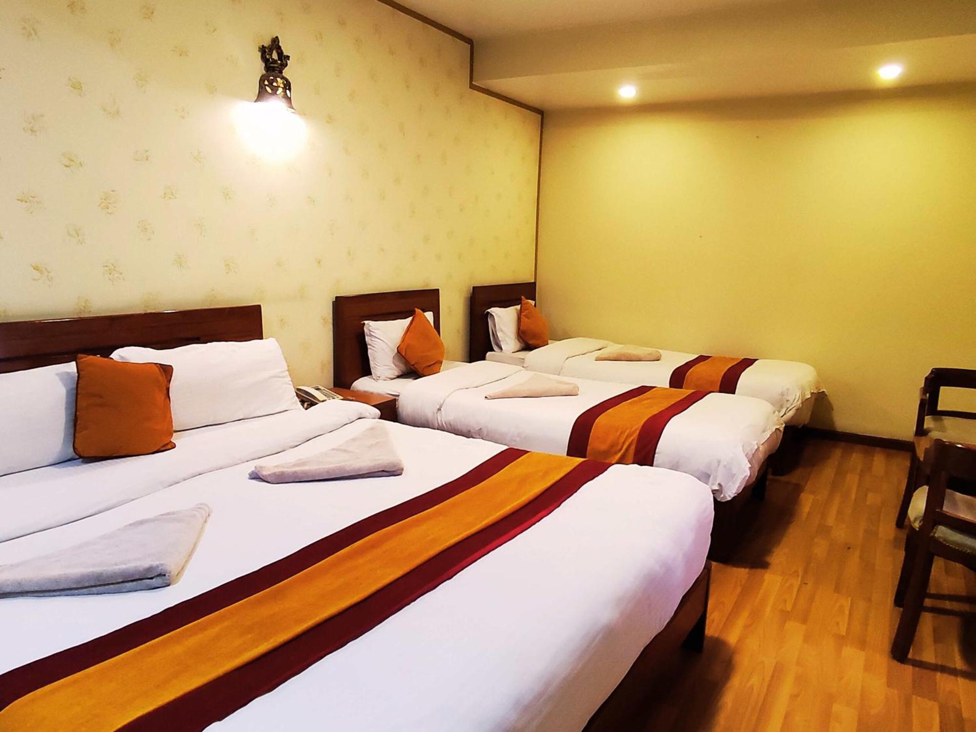 Royal Kings Hotel Kathmandu Exteriör bild