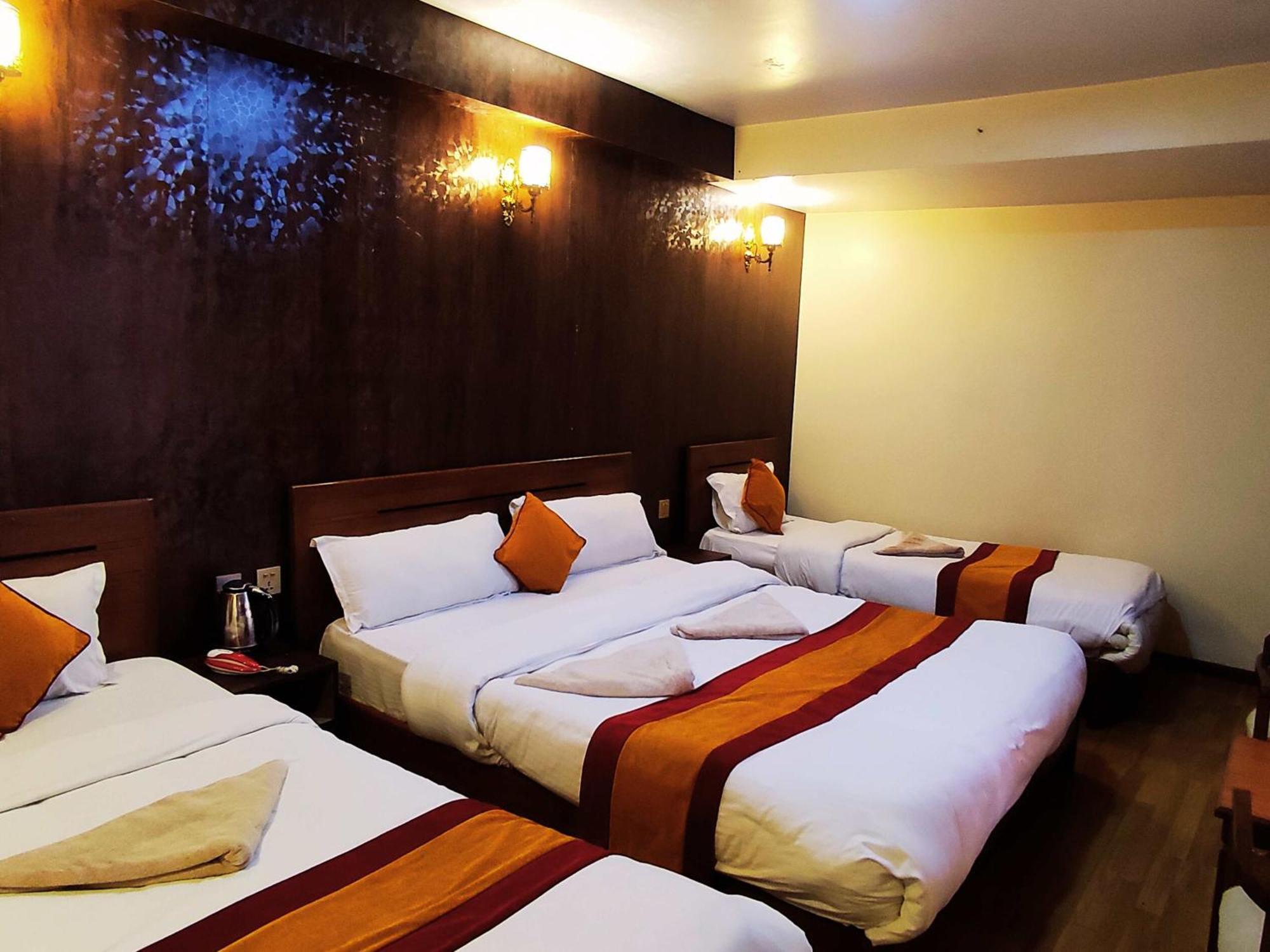 Royal Kings Hotel Kathmandu Exteriör bild