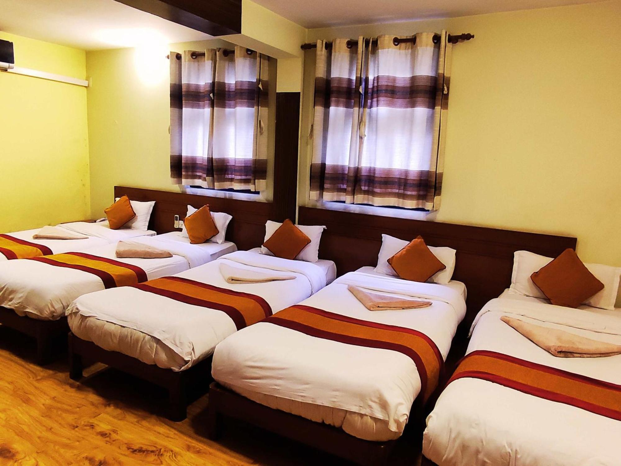 Royal Kings Hotel Kathmandu Exteriör bild