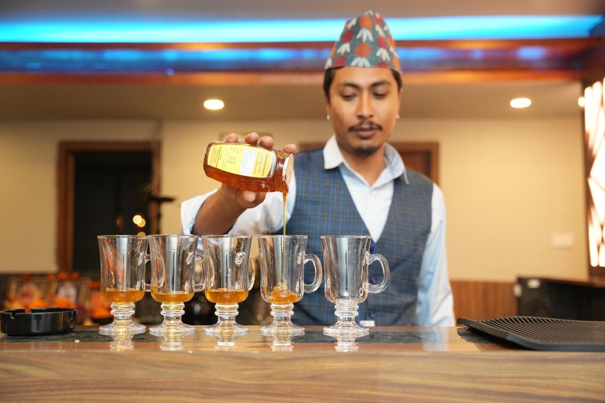 Royal Kings Hotel Kathmandu Exteriör bild