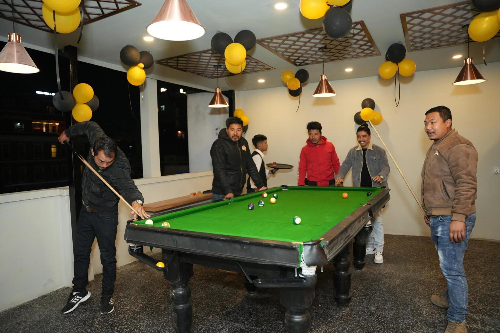 Royal Kings Hotel Kathmandu Exteriör bild