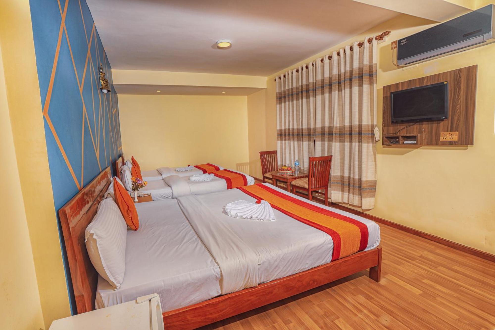 Royal Kings Hotel Kathmandu Exteriör bild