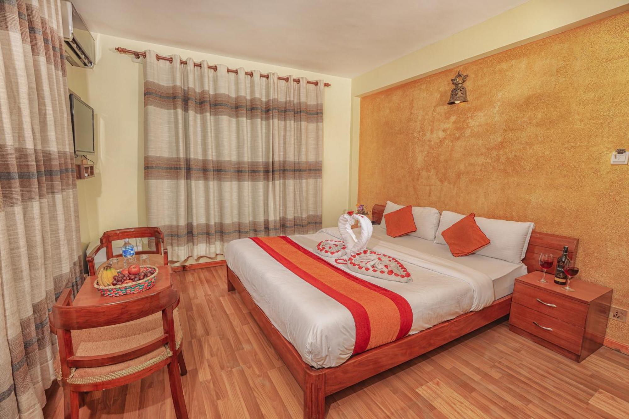 Royal Kings Hotel Kathmandu Exteriör bild